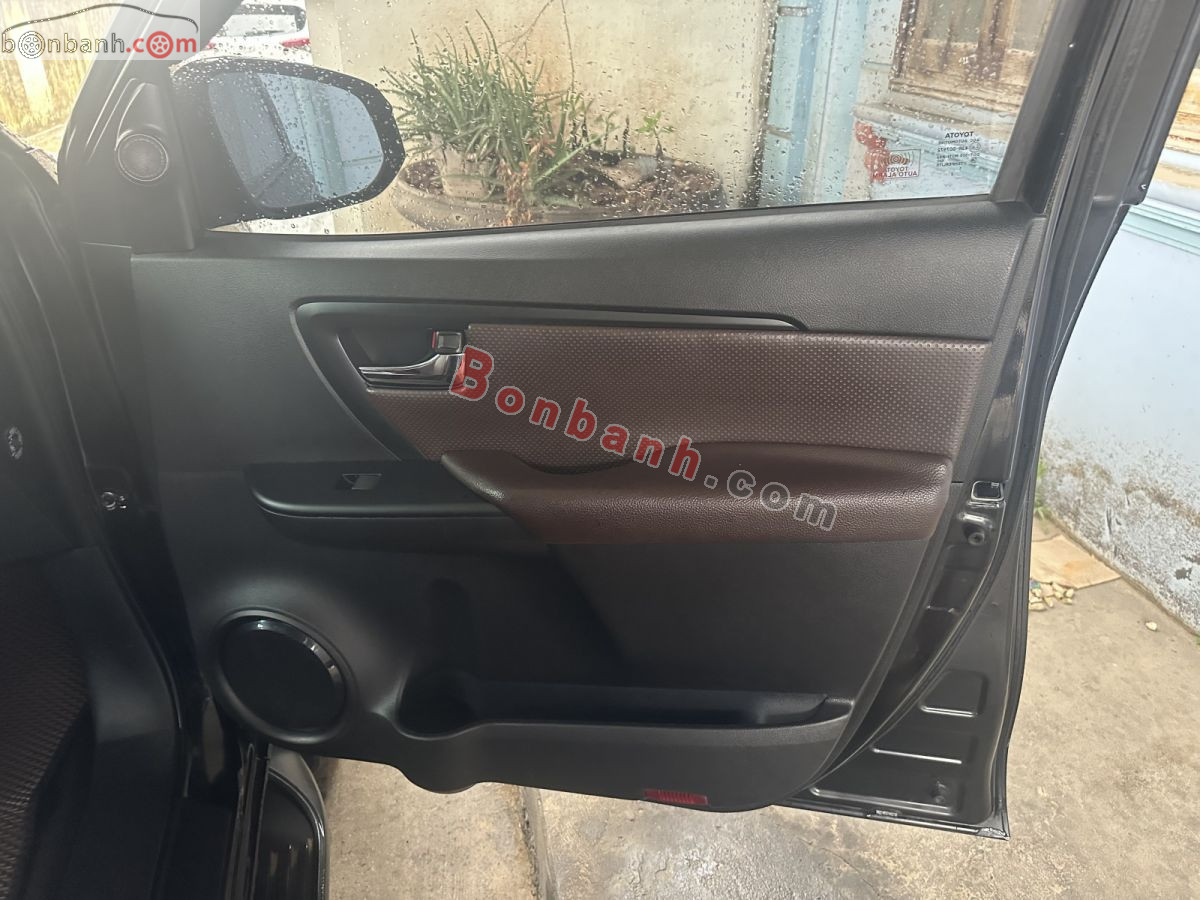 Bán ô tô Toyota Fortuner 2.4G 4x2 MT - 2021 - xe cũ