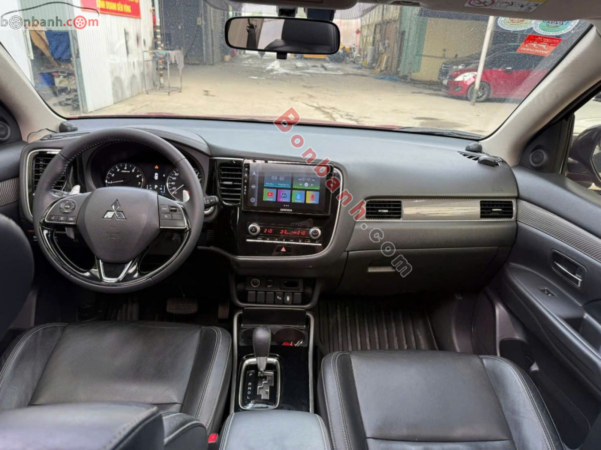 Bán ô tô Mitsubishi Outlander Premium 2.0 CVT - 2021 - xe cũ