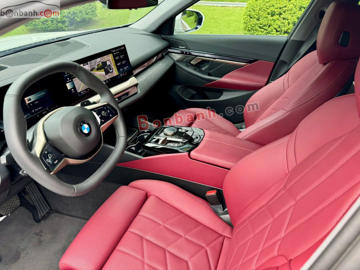 Bán ô tô BMW 5 Series 520i Premium - 2025 - xe cũ