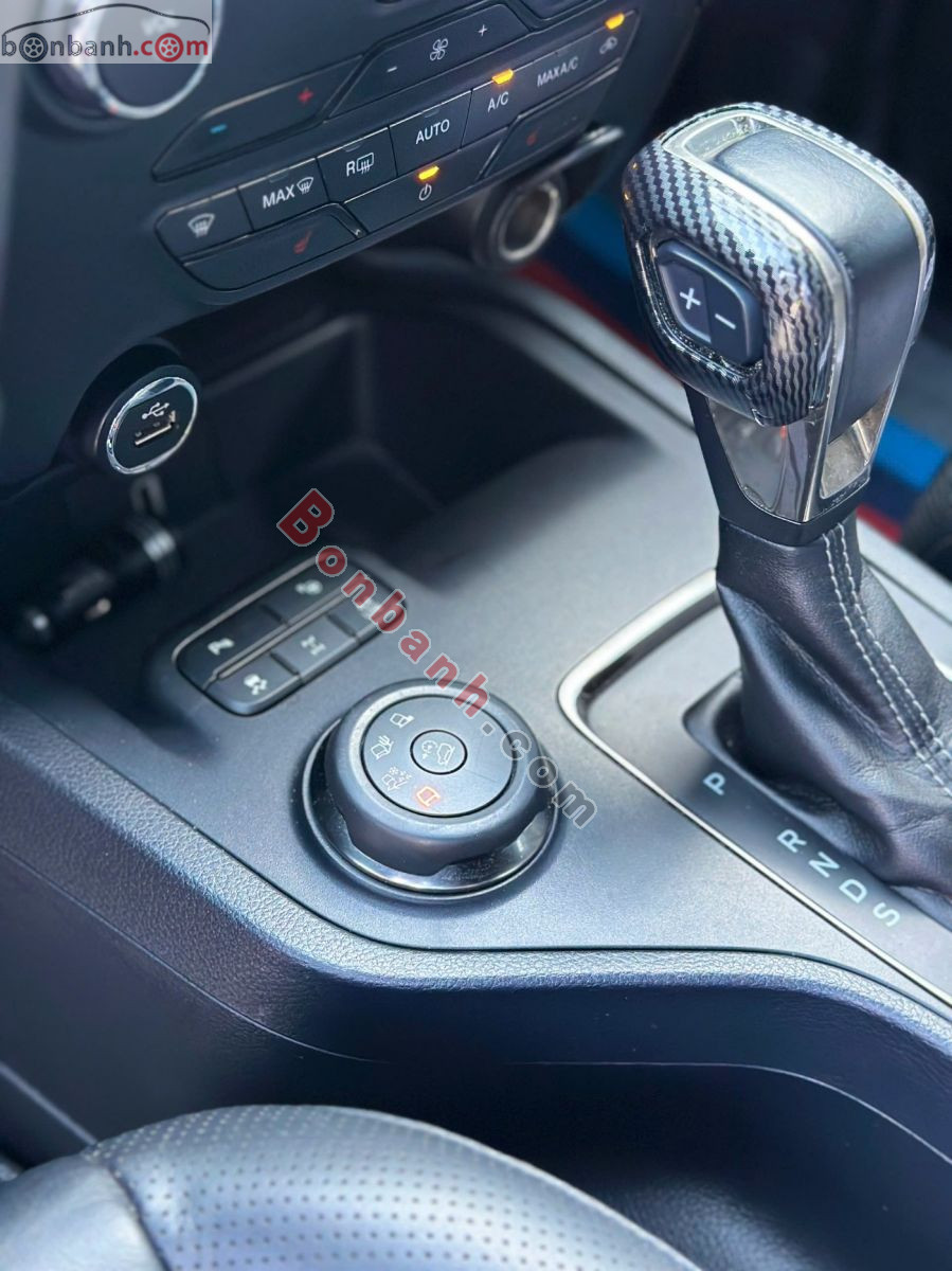 Bán ô tô Ford Everest Titanium 2.0L 4x4 AT - 2019 - xe cũ