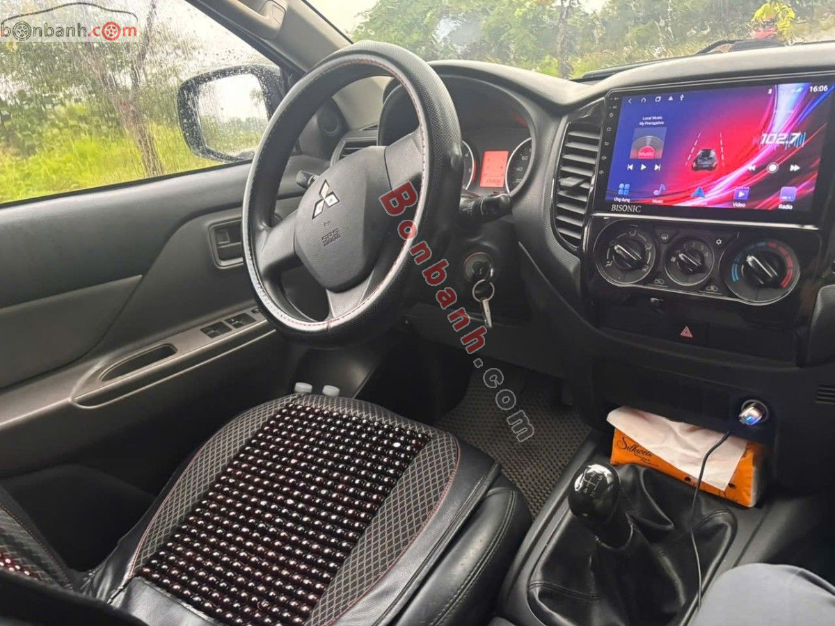 Bán ô tô Mitsubishi Triton 4x2 MT - 2017 - xe cũ