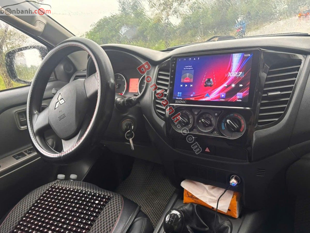 Bán ô tô Mitsubishi Triton 4x2 MT - 2017 - xe cũ