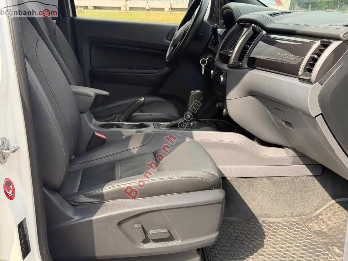 Bán ô tô Ford Everest Titanium 2.2L 4x2 AT - 2017 - xe cũ