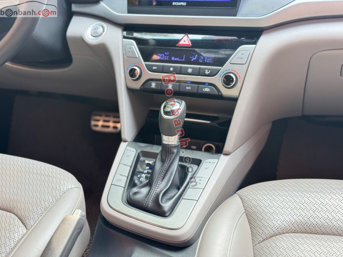 Bán ô tô Hyundai Elantra 2.0 - 2017 - xe cũ