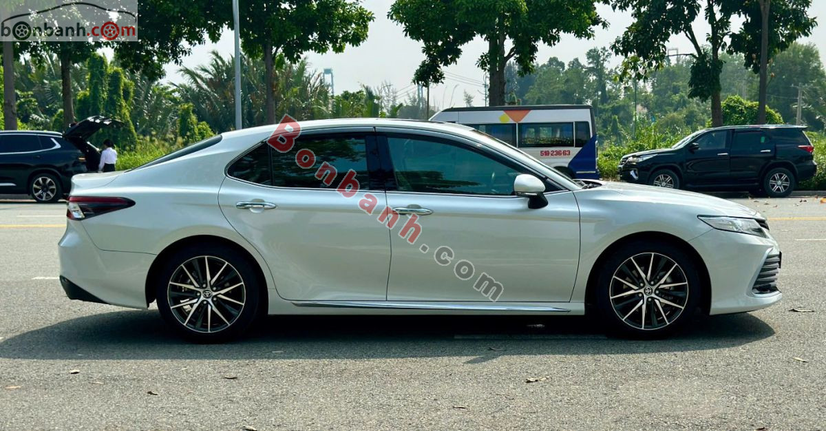 Bán ô tô Toyota Camry 2.0Q - 2022 - xe cũ