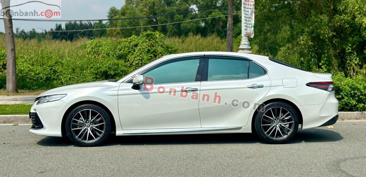 Bán ô tô Toyota Camry 2.0Q - 2022 - xe cũ