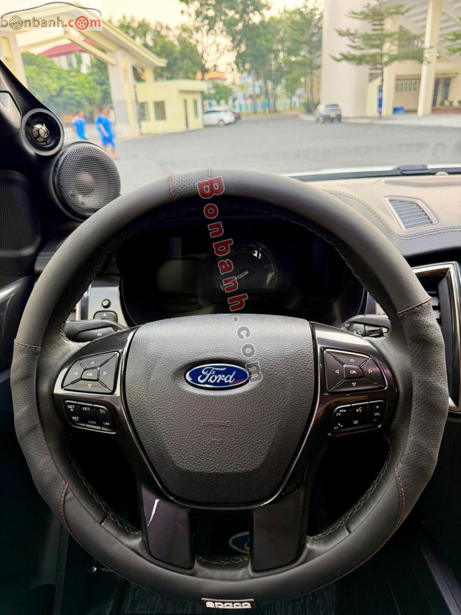 Bán ô tô Ford Everest Titanium 2.2L 4x2 AT - 2018 - xe cũ