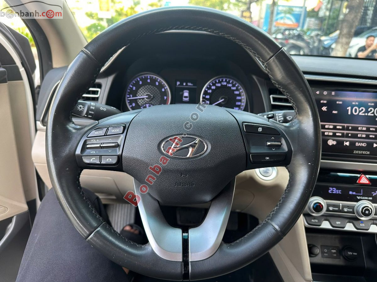 Bán ô tô Hyundai Elantra 1.6 AT - 2022 - xe cũ