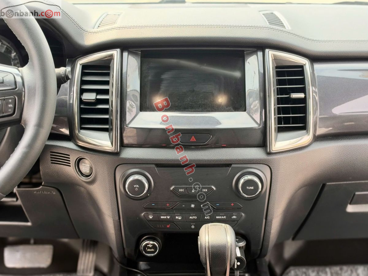 Bán ô tô Ford Everest Titanium 2.0L 4x4 AT - 2019 - xe cũ