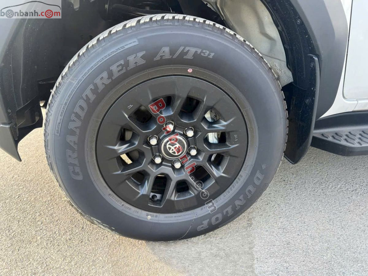 Bán ô tô Toyota Hilux Pro 2.8L 4x2 AT - 2026 - xe mới