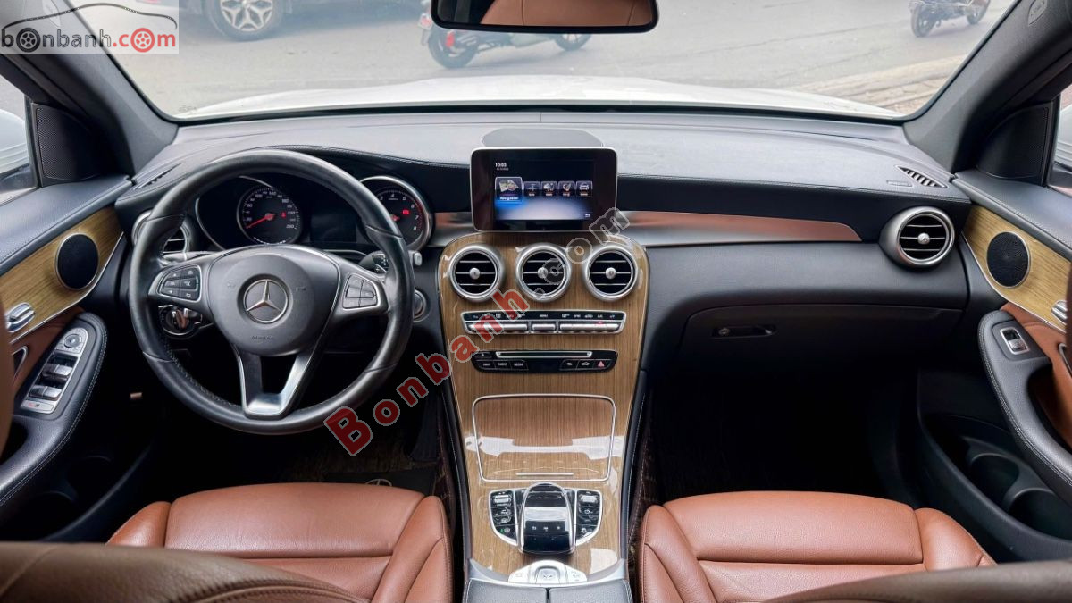 Bán ô tô Mercedes Benz GLC 250 4Matic - 2017 - xe cũ