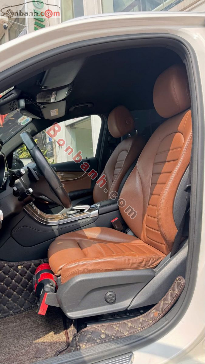 Bán ô tô Mercedes Benz GLC 250 4Matic - 2017 - xe cũ