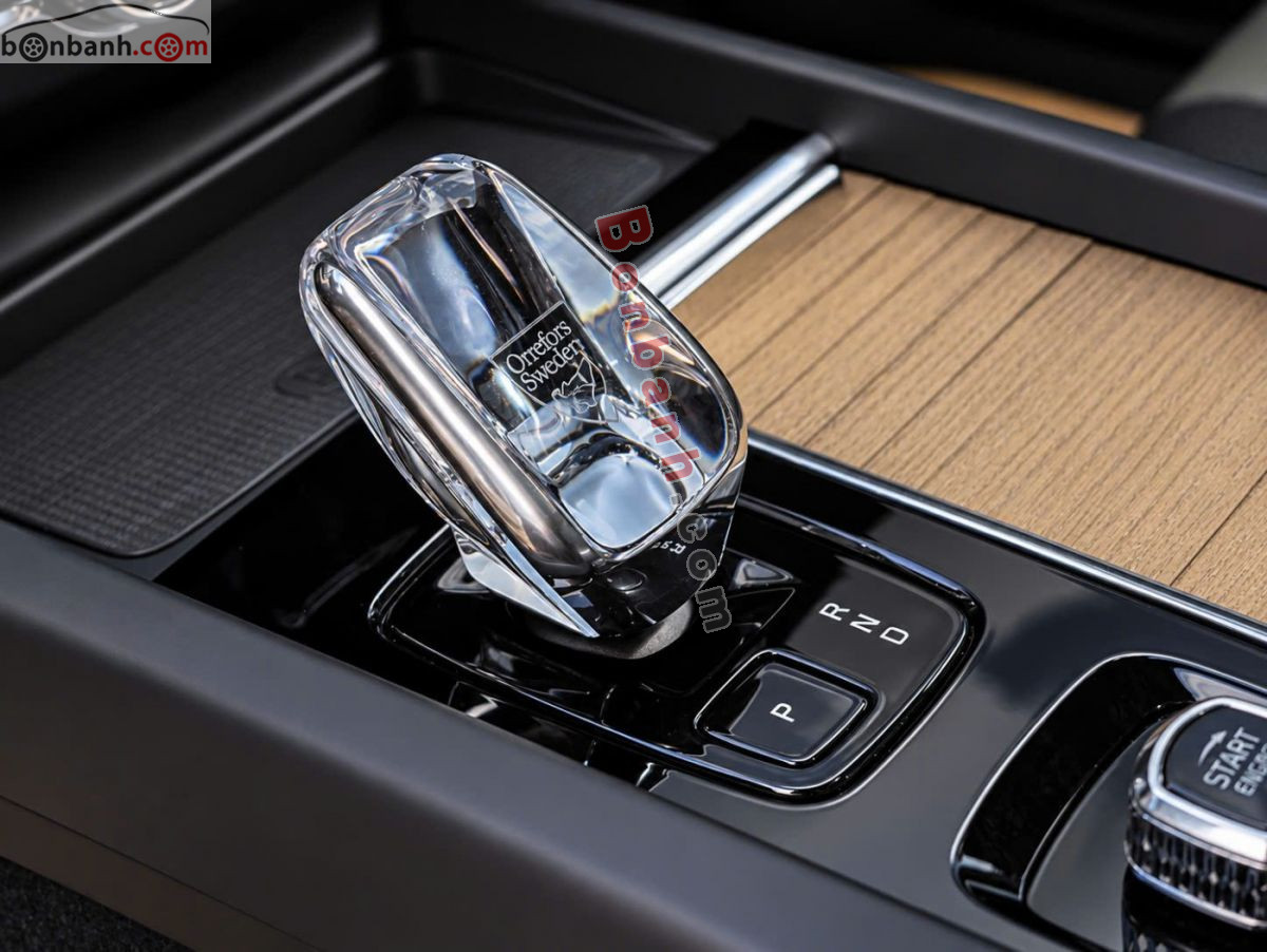Bán ô tô Volvo XC60 Ultra B5 AWD - 2025 - xe cũ