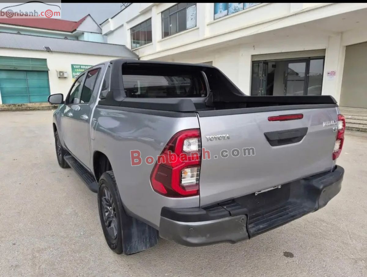 Bán ô tô Toyota Hilux 2.4L 4x2 AT - 2023 - xe cũ