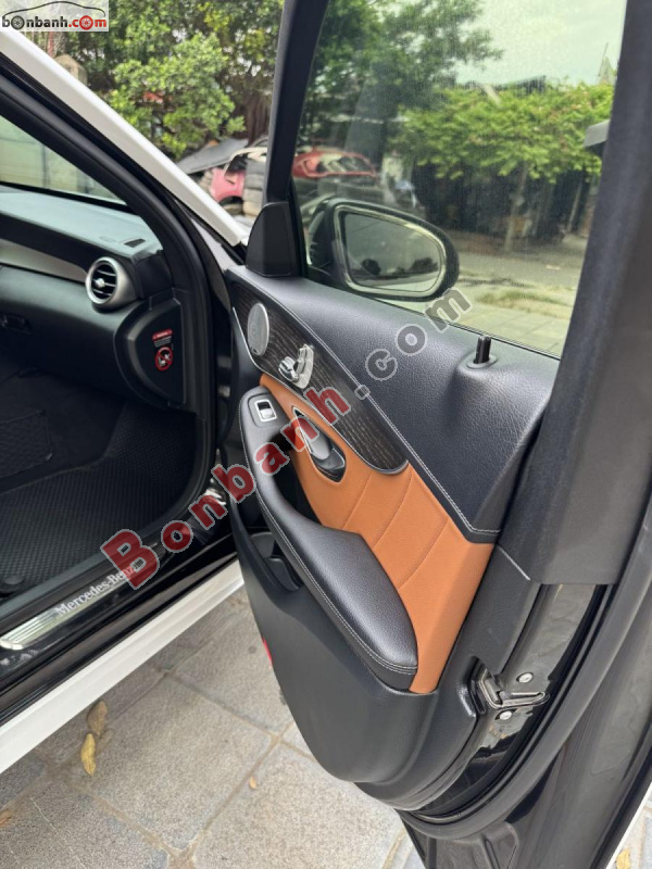 Bán ô tô Mercedes Benz C class C300 AMG - 2019 - xe cũ