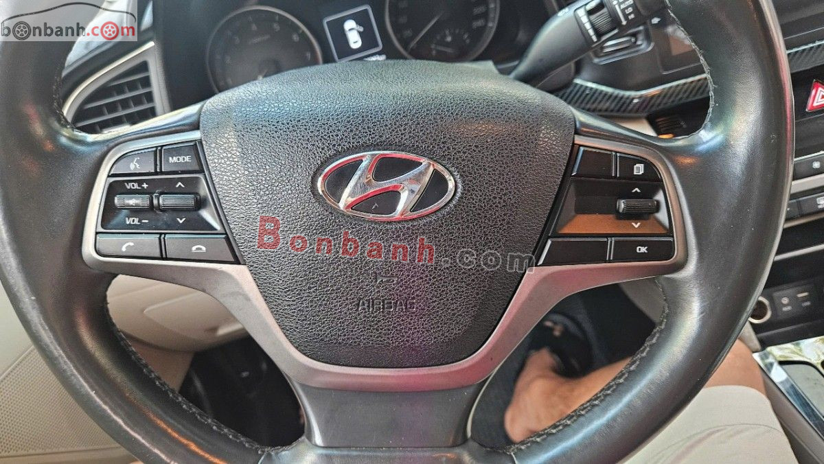 Bán ô tô Hyundai Elantra 1.6 AT - 2018 - xe cũ