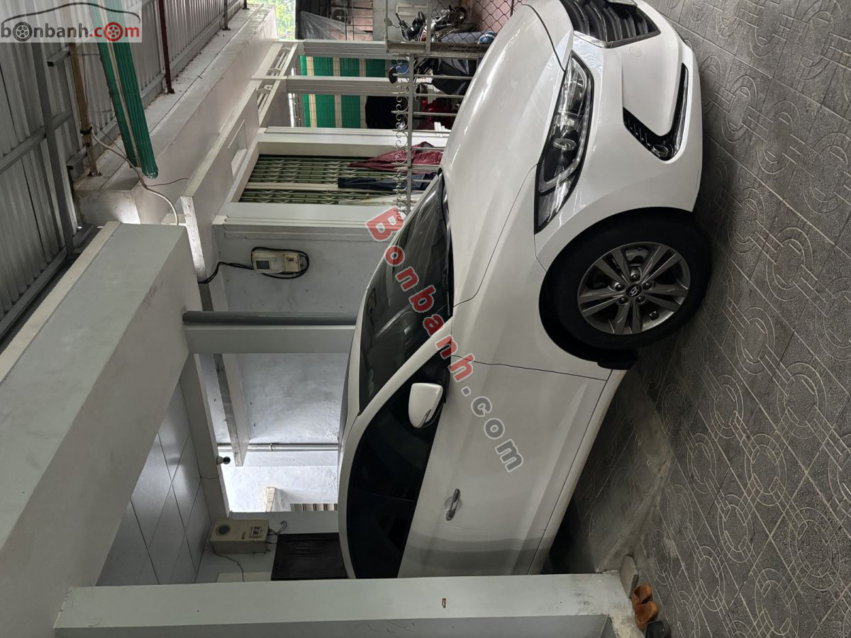 Bán ô tô Hyundai Elantra 1.6 AT - 2019 - xe cũ