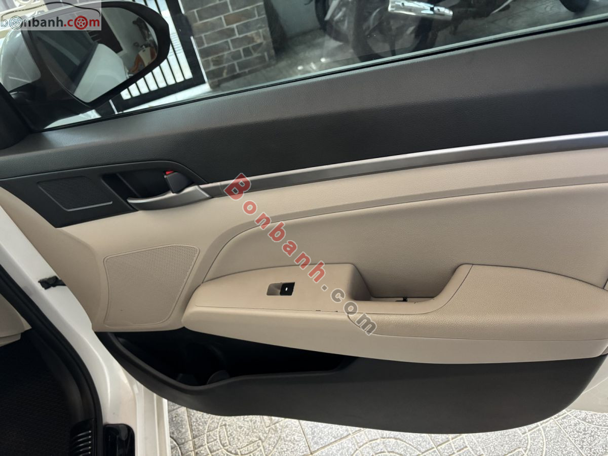 Bán ô tô Hyundai Elantra 1.6 AT - 2019 - xe cũ
