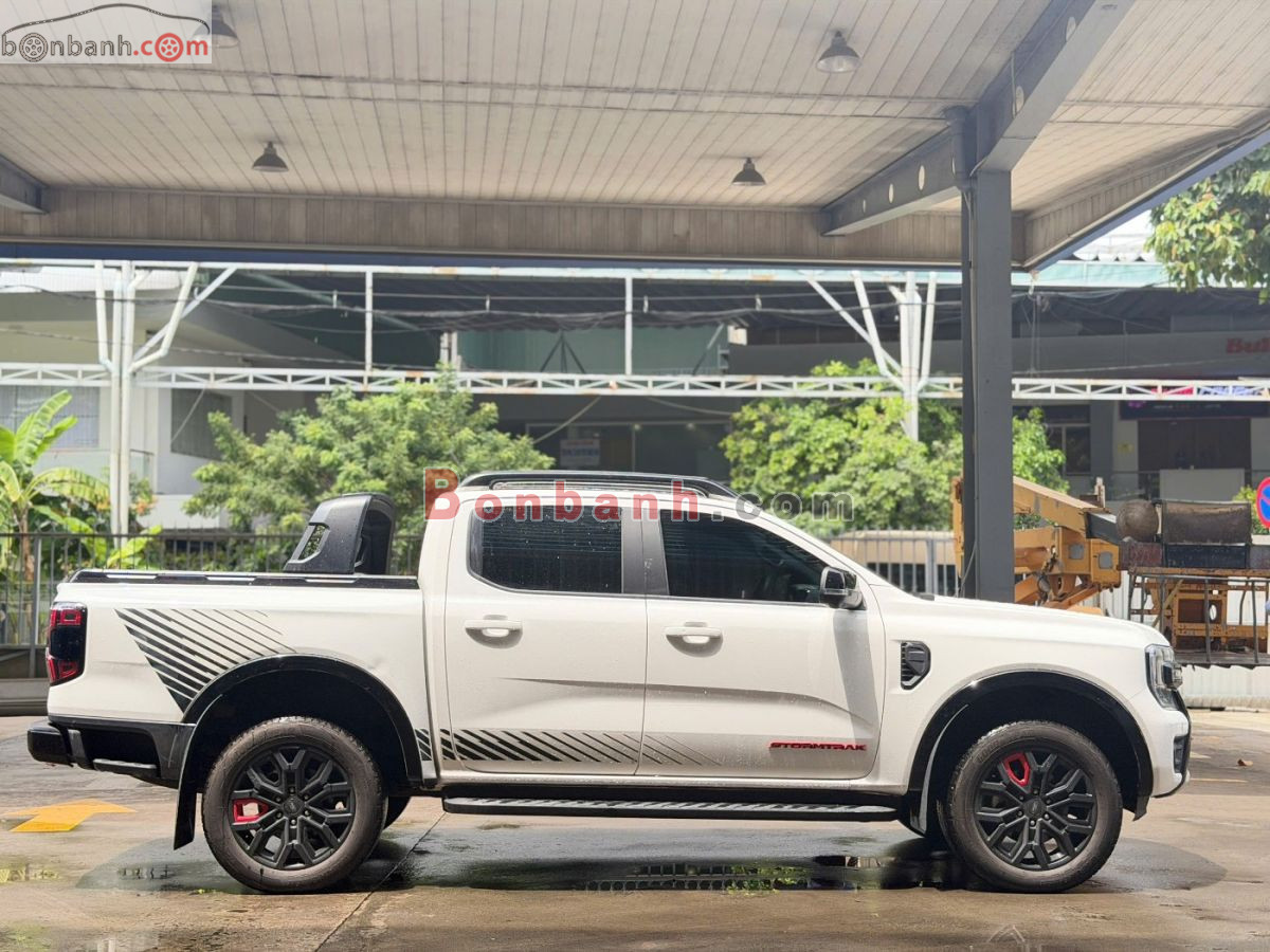 Bán ô tô Ford Ranger Stormtrak 2.0L 4x4 AT - 2025 - xe cũ