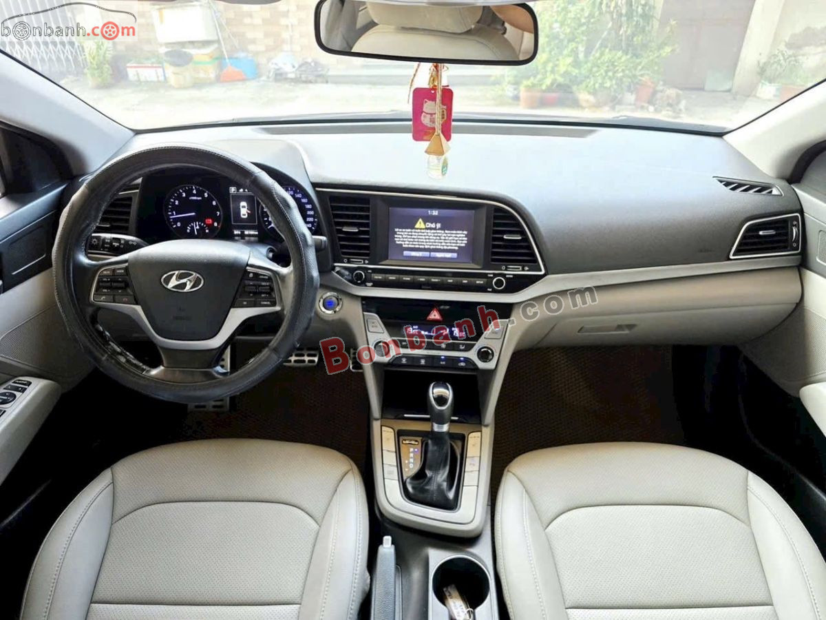 Bán ô tô Hyundai Elantra 2.0 AT - 2017 - xe cũ