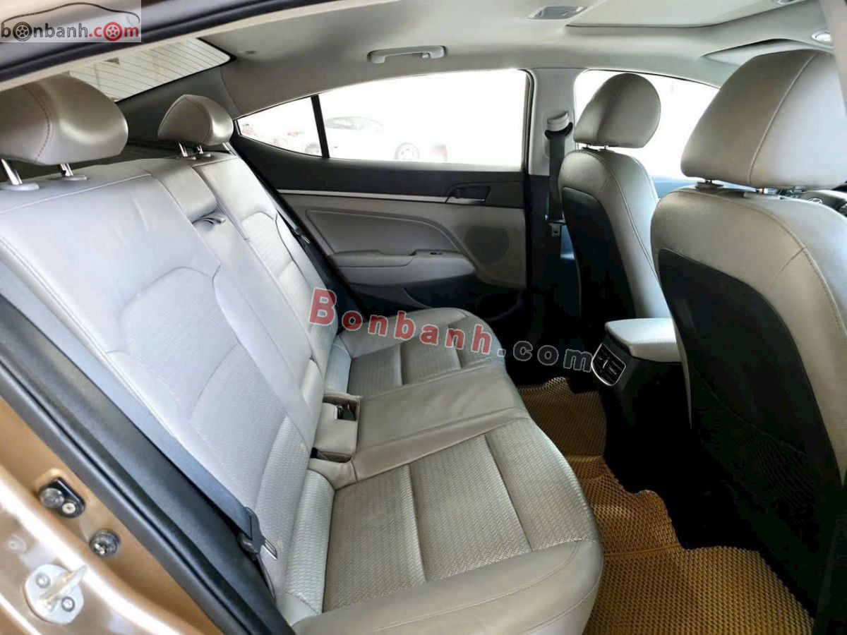 Bán ô tô Hyundai Elantra 2.0 AT - 2017 - xe cũ