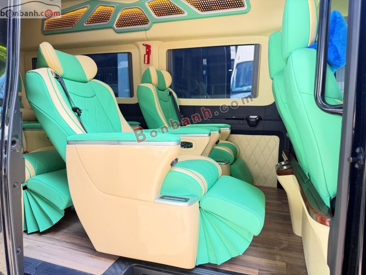 Bán ô tô Ford Transit Limousine 10S - 2025 - xe cũ