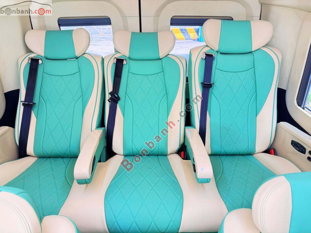 Bán ô tô Ford Transit Limousine 10S - 2025 - xe cũ