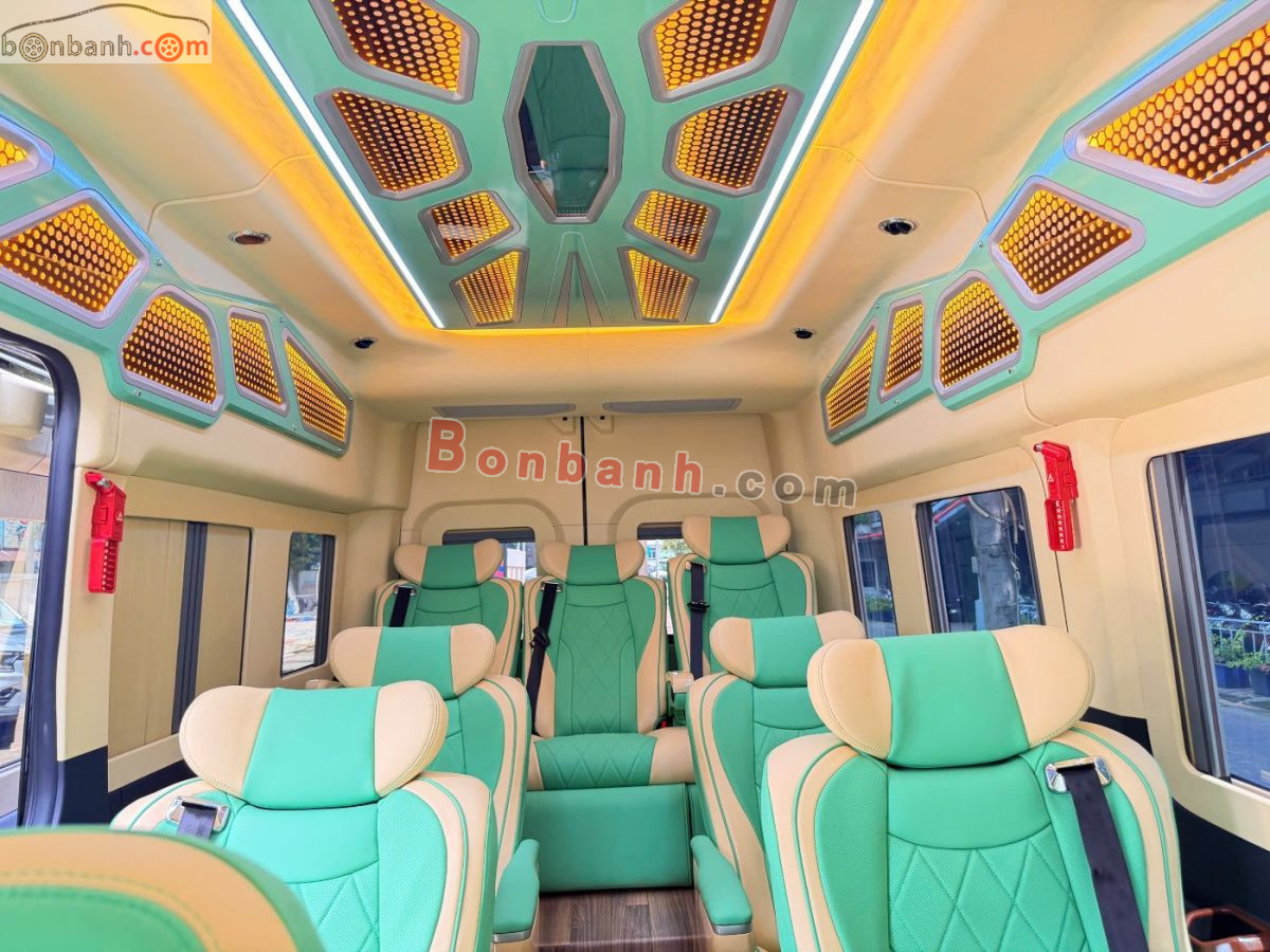 Bán ô tô Ford Transit Limousine 10S - 2025 - xe cũ
