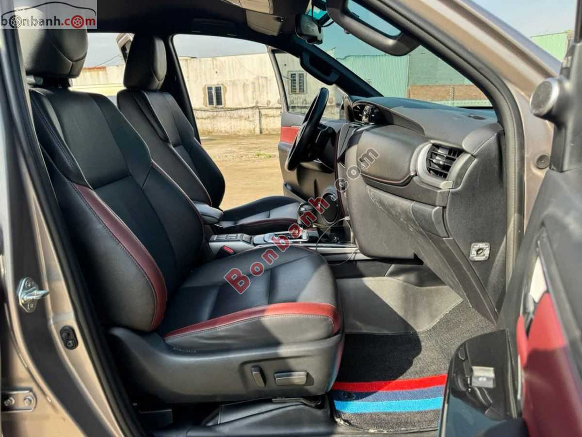 Bán ô tô Toyota Fortuner Legender 2.4L 4x2 AT - 2024 - xe cũ