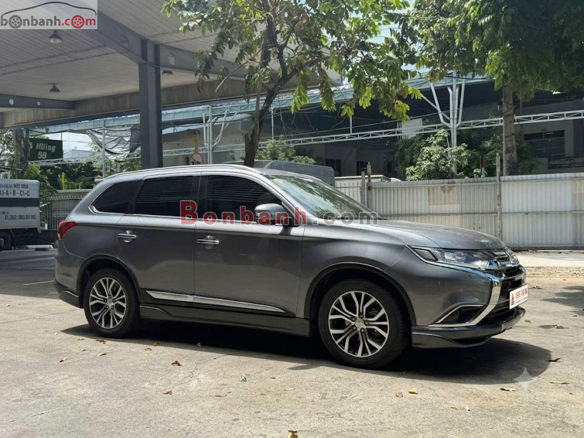 Bán ô tô Mitsubishi Outlander 2.0 CVT Premium - 2018 - xe cũ