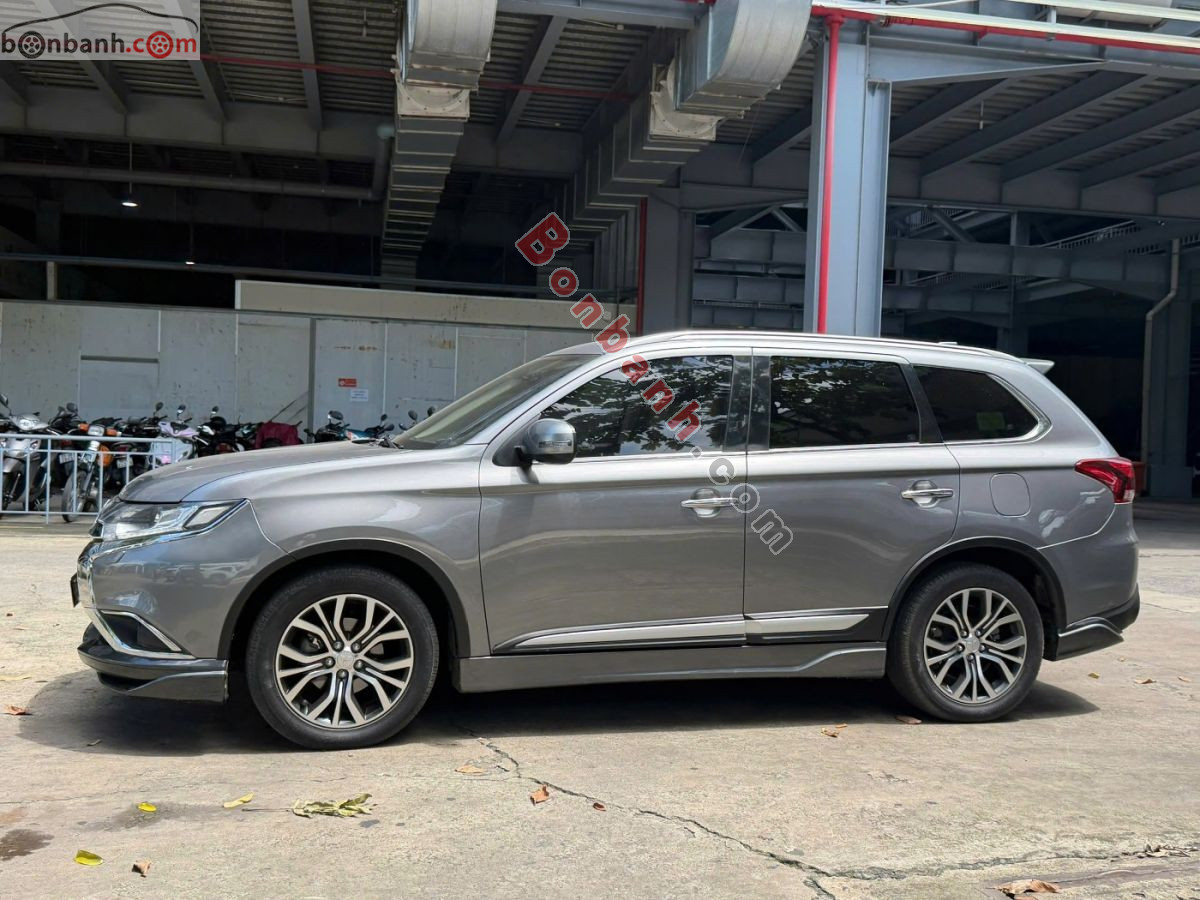 Bán ô tô Mitsubishi Outlander 2.0 CVT Premium - 2018 - xe cũ