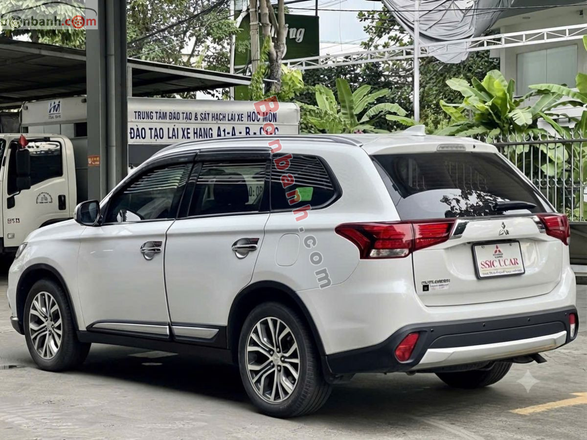Bán ô tô Mitsubishi Outlander 2.0 CVT - 2018 - xe cũ