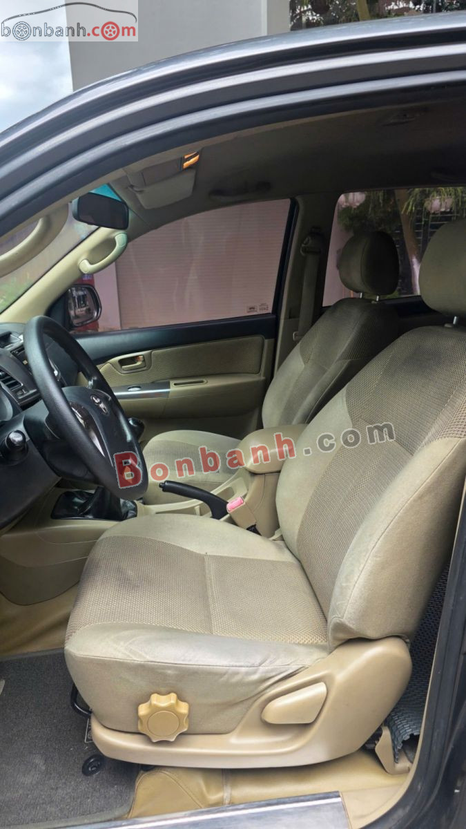 Bán ô tô Toyota Hilux 2.5E 4x2 MT - 2015 - xe cũ