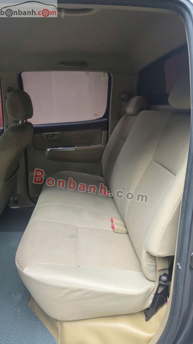 Bán ô tô Toyota Hilux 2.5E 4x2 MT - 2015 - xe cũ