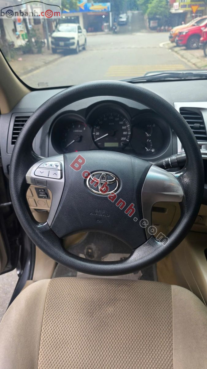 Bán ô tô Toyota Hilux 2.5E 4x2 MT - 2015 - xe cũ