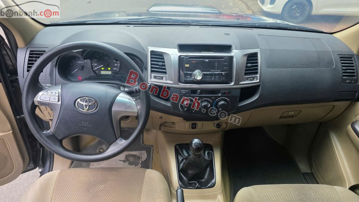 Bán ô tô Toyota Hilux 2.5E 4x2 MT - 2015 - xe cũ