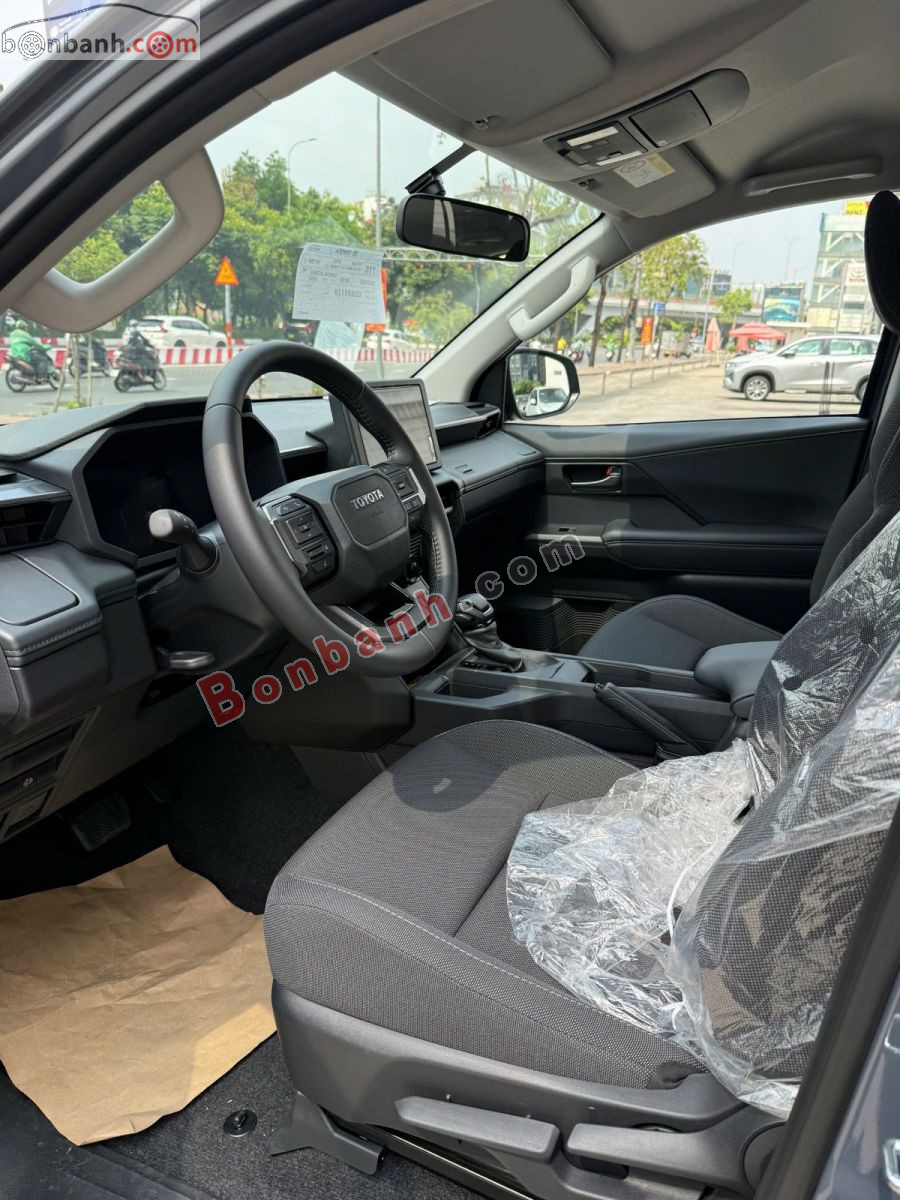 Bán ô tô Toyota Hilux Pro 2.8L 4x2 AT - 2026 - xe mới