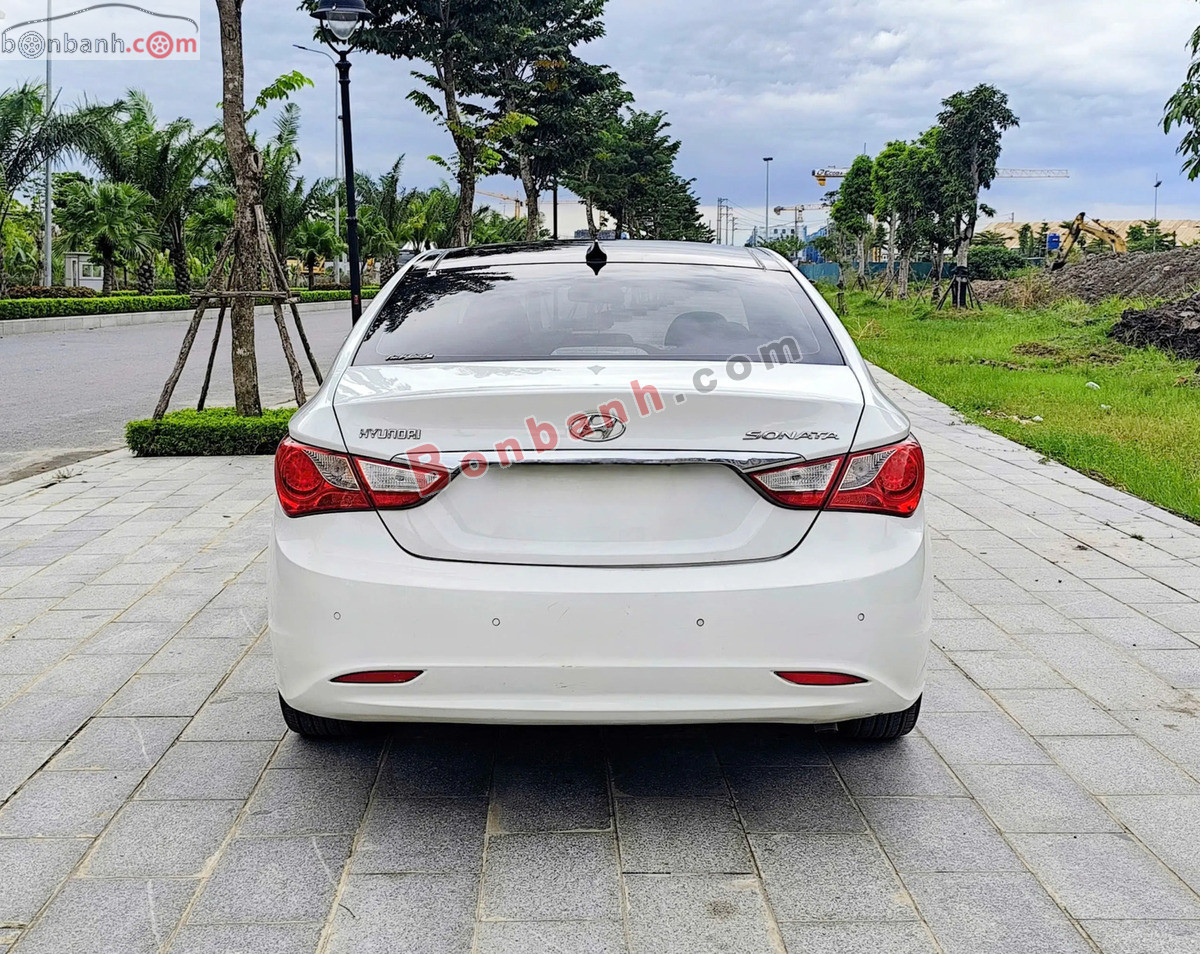 Bán ô tô Hyundai Sonata 2.0 AT - 2011 - xe cũ