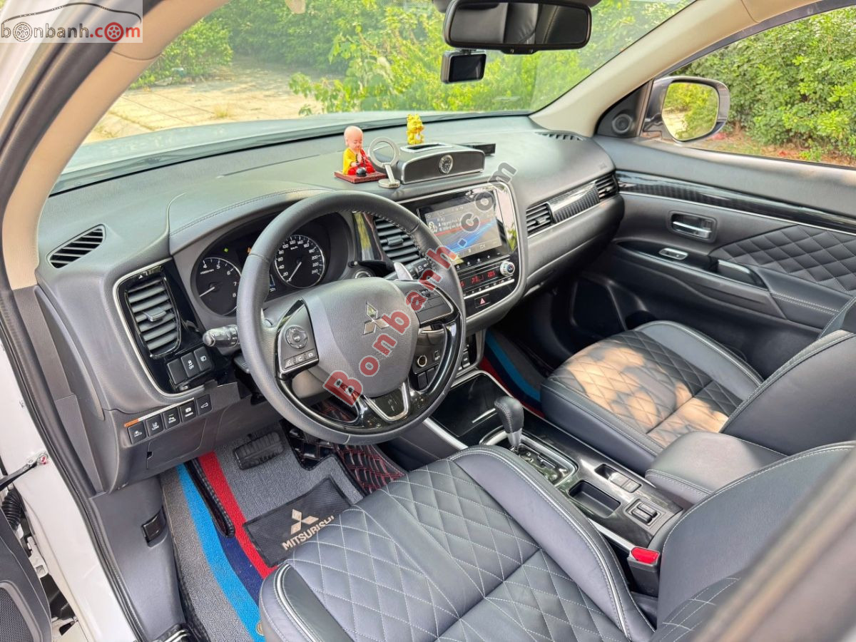 Bán ô tô Mitsubishi Outlander Premium 2.0 CVT - 2022 - xe cũ