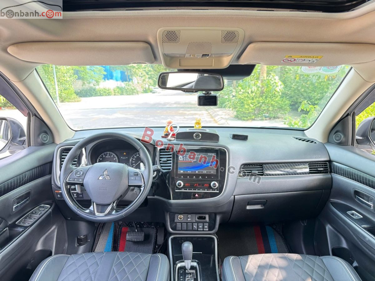 Bán ô tô Mitsubishi Outlander Premium 2.0 CVT - 2022 - xe cũ