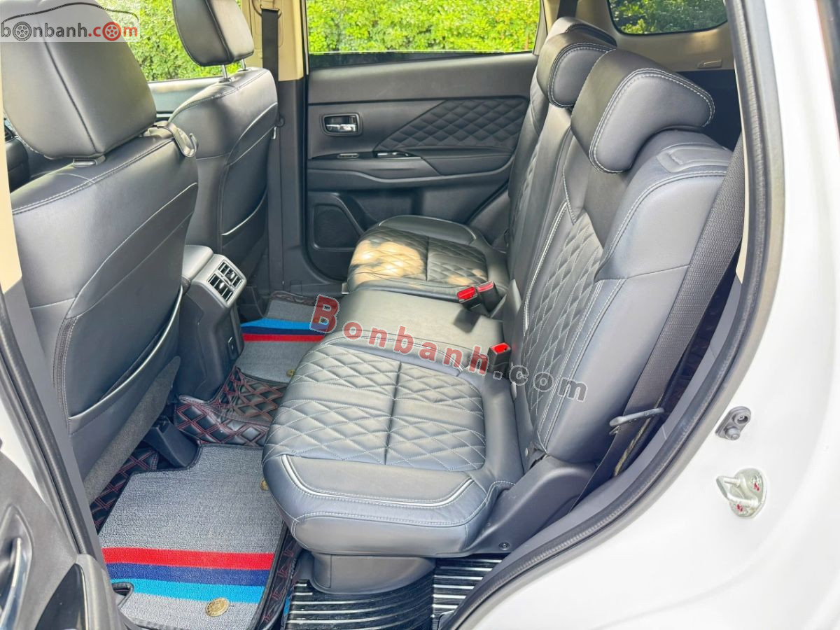 Bán ô tô Mitsubishi Outlander Premium 2.0 CVT - 2022 - xe cũ