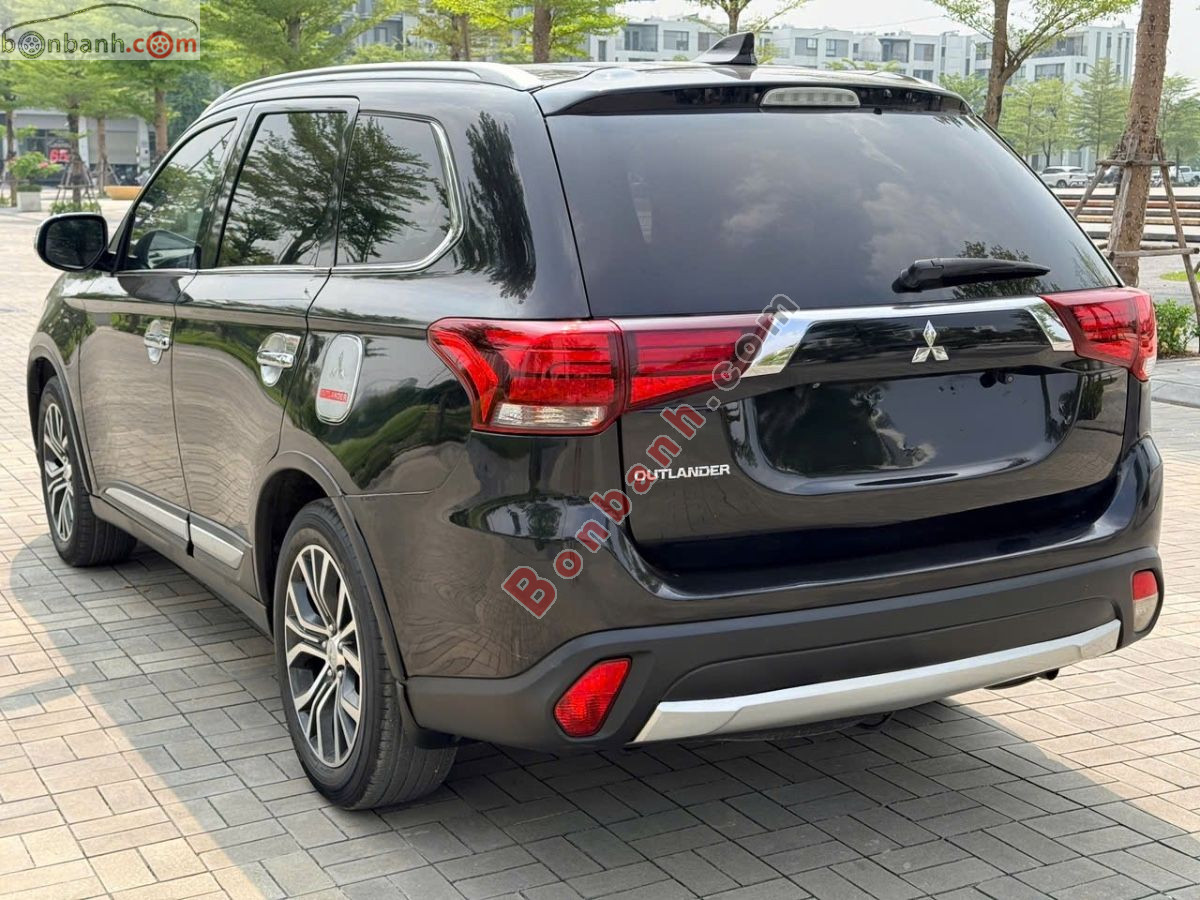 Bán ô tô Mitsubishi Outlander 2.0 CVT Premium - 2018 - xe cũ