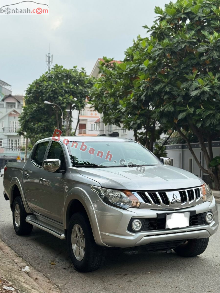 Bán ô tô Mitsubishi Triton 4x2 AT - 2017 - xe cũ
