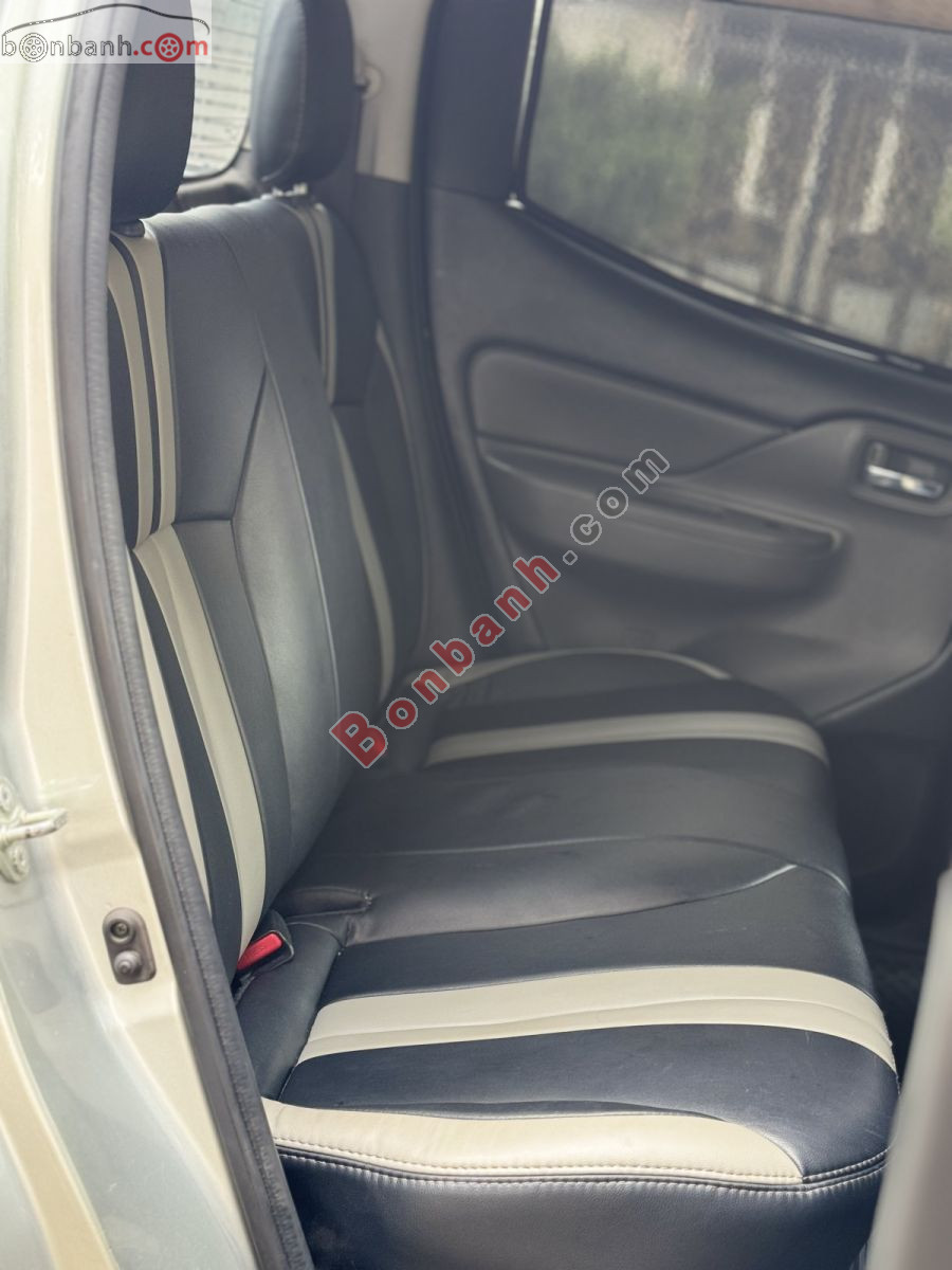Bán ô tô Mitsubishi Triton 4x2 AT - 2017 - xe cũ