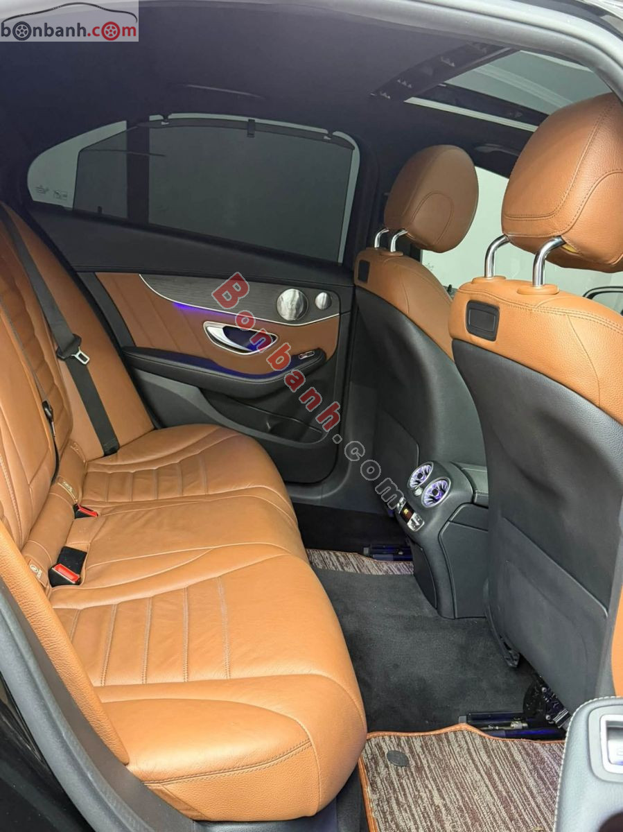 Bán ô tô Mercedes Benz C class C300 AMG - 2020 - xe cũ