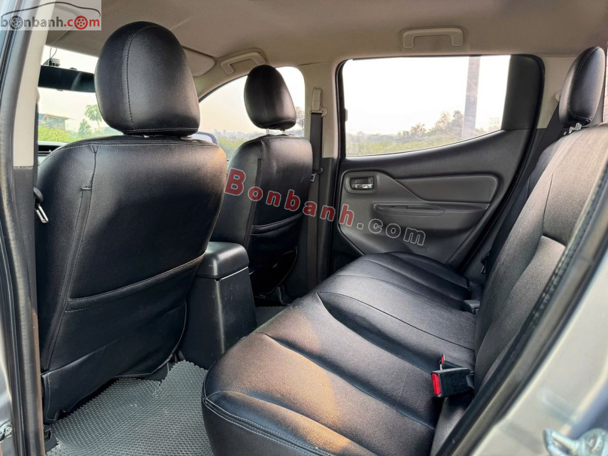 Bán ô tô Mitsubishi Triton 4x2 AT - 2017 - xe cũ