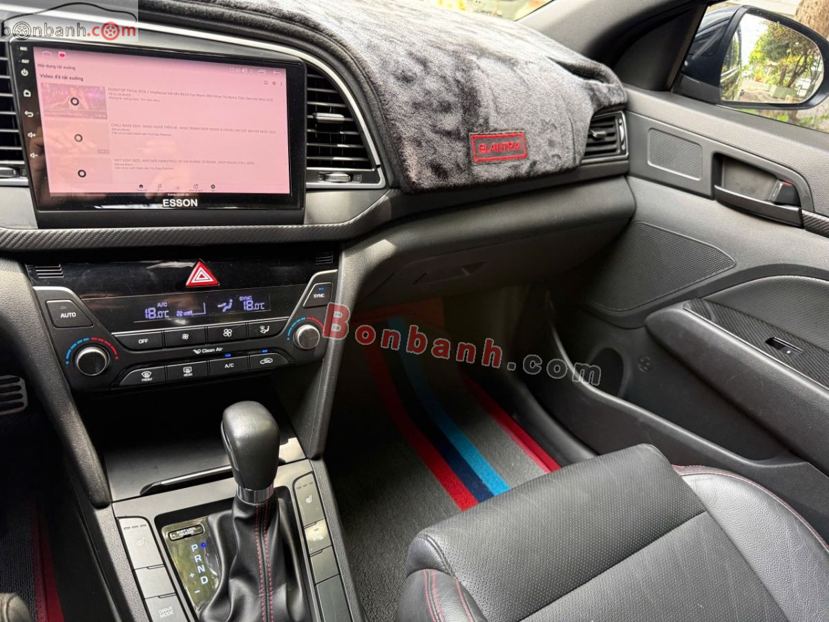 Bán ô tô Hyundai Elantra Sport 1.6 AT - 2018 - xe cũ