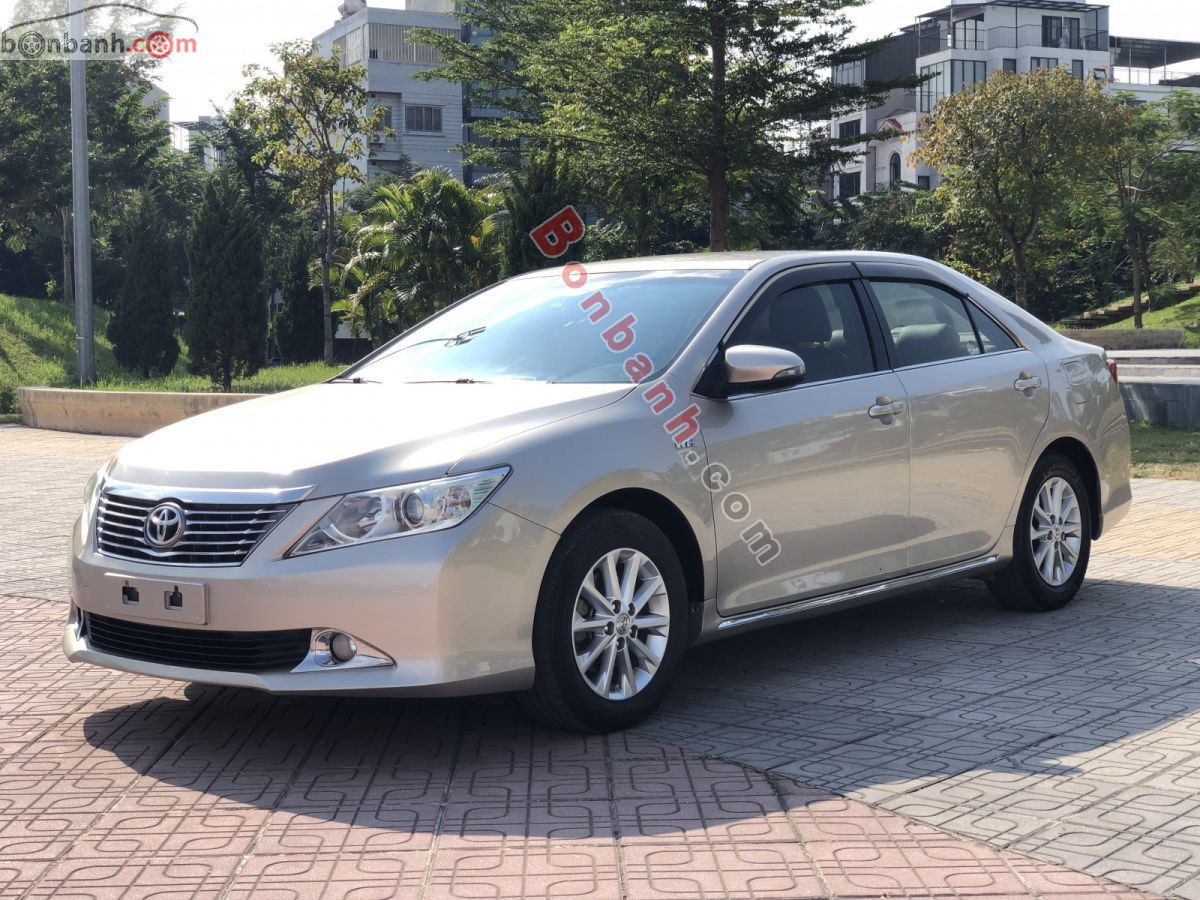 Bán ô tô Toyota Camry 2.0E - 2013 - xe cũ