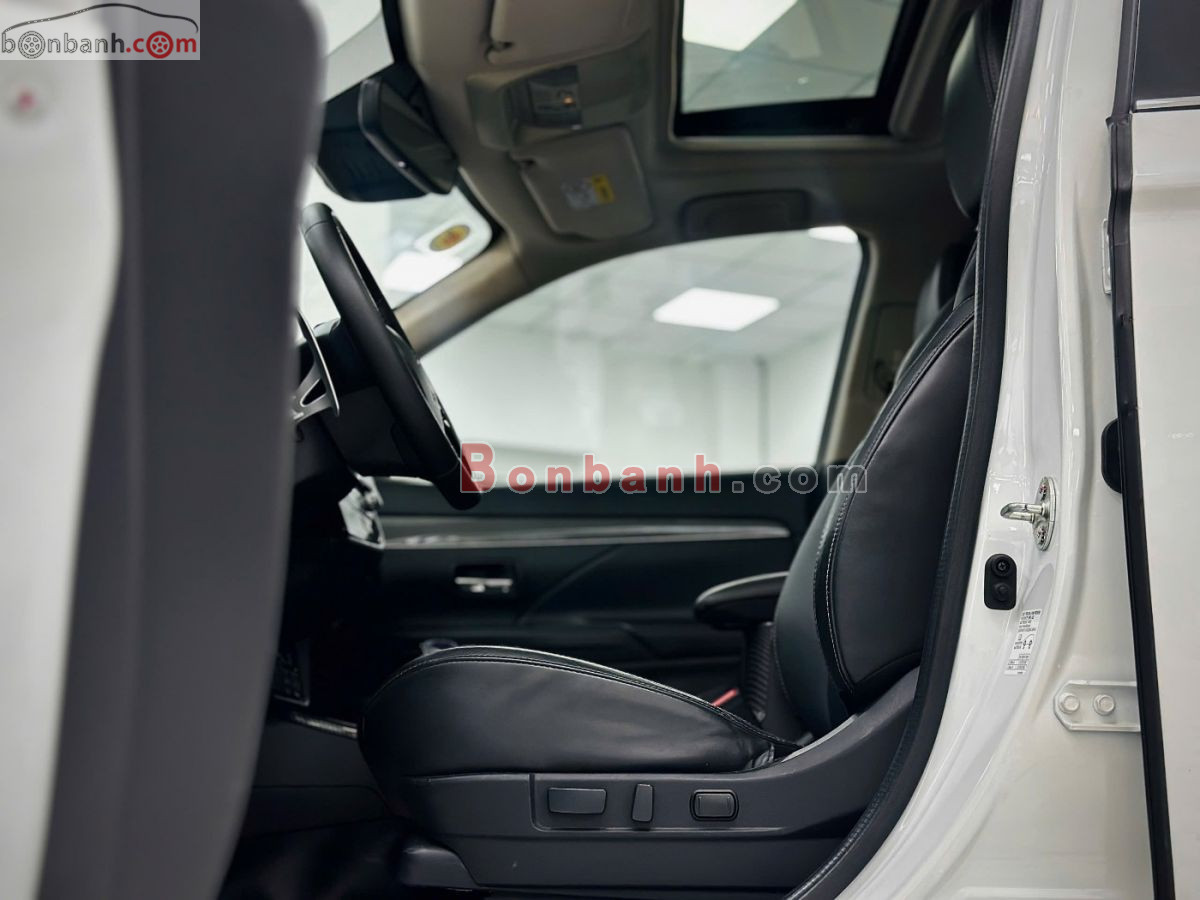 Bán ô tô Mitsubishi Outlander 2.0 CVT Premium - 2020 - xe cũ