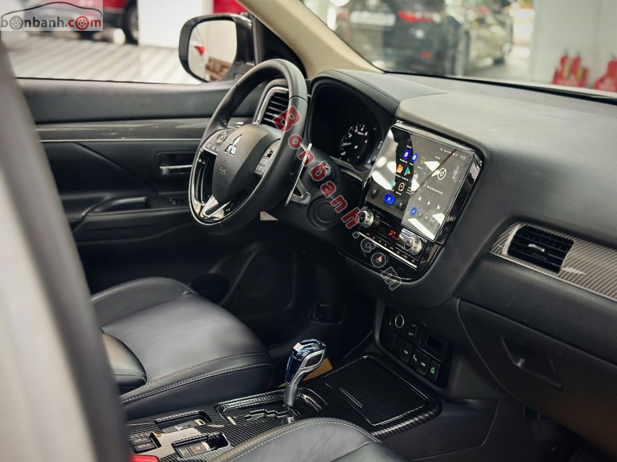 Bán ô tô Mitsubishi Outlander 2.0 CVT Premium - 2020 - xe cũ